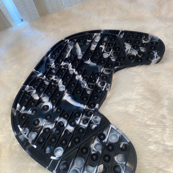 Toy - Picture 2 of 4